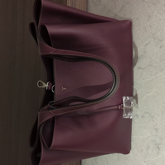 Tod's Medium Apa Leather Tote Burgundy - Picture 9 of 14